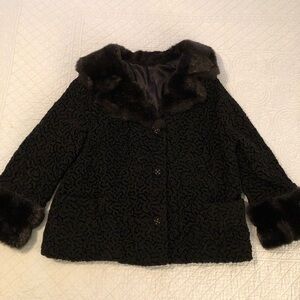 Vintage Black Curly Lamb wool coat with fur collar. Women’s size medium.